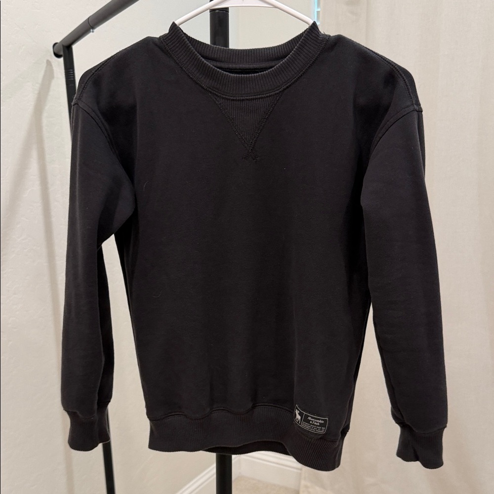 abercrombie kids dark gray/black Crewneck Sweatshirt with V-Stitch Detail